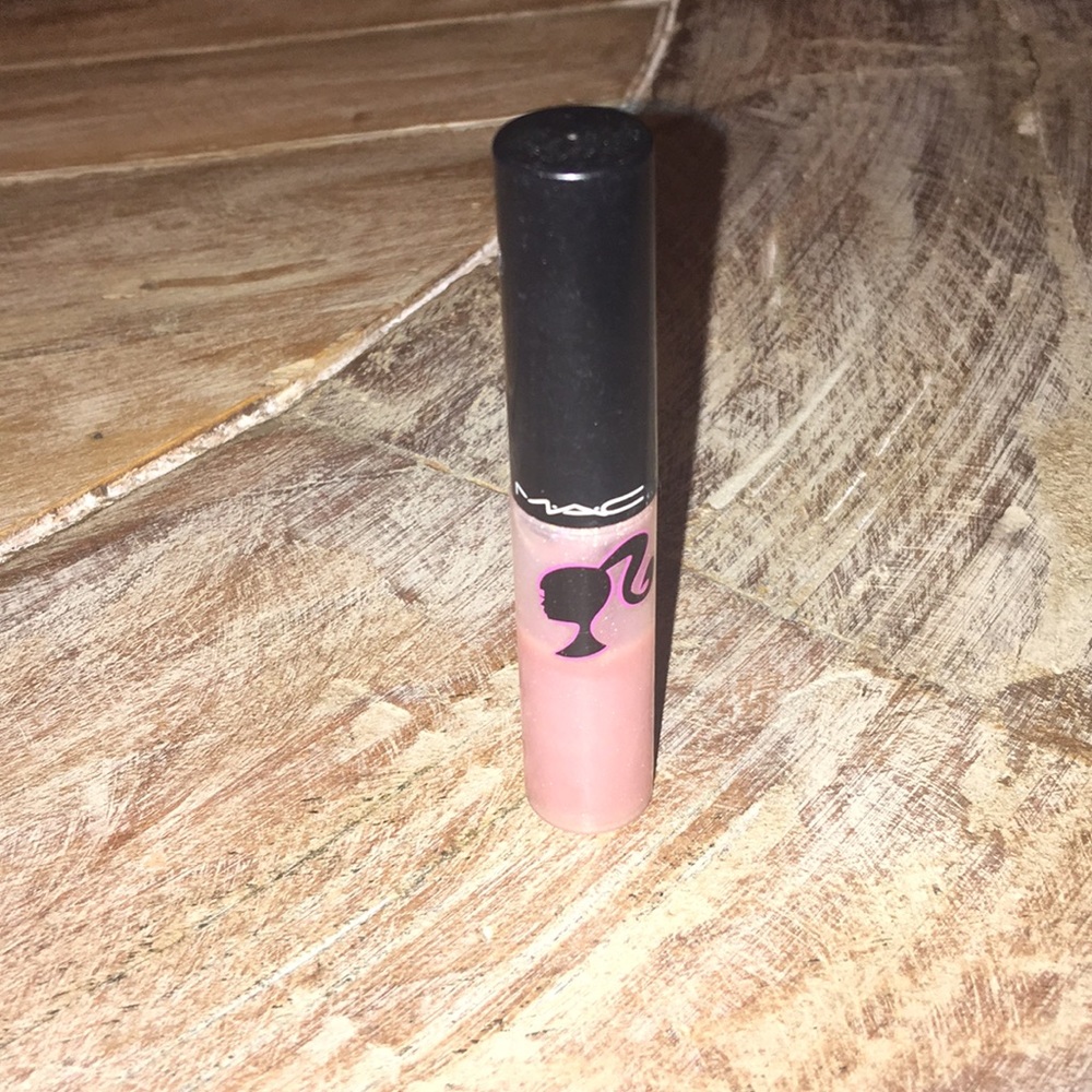 MAC Barbie Sweetness Lipglass.